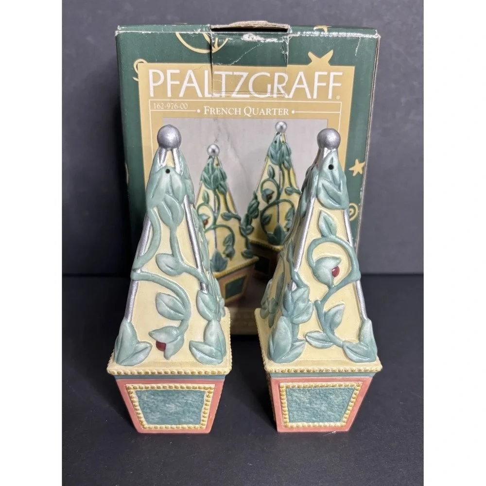 Pfaltzgraff French Quarter Sculpted Salt and Pepper Shakers Set 4 1/2